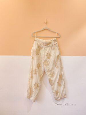 Calça Off Flores Bordadas Cris Barros | Tam: 40