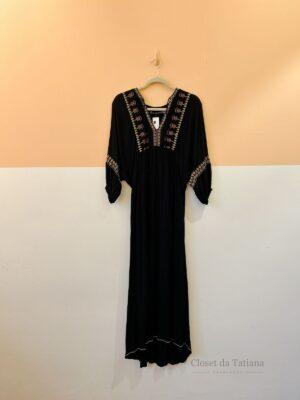 Vestido Preto Busto Bordados Maria Filó | Tam: PP